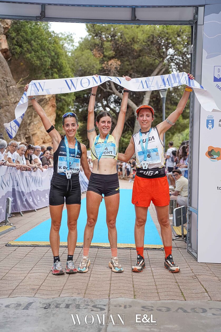 Pódium absoluto Woman Trail X 2026: Vanessa Romero, Júlia Font y Beatriz Roman